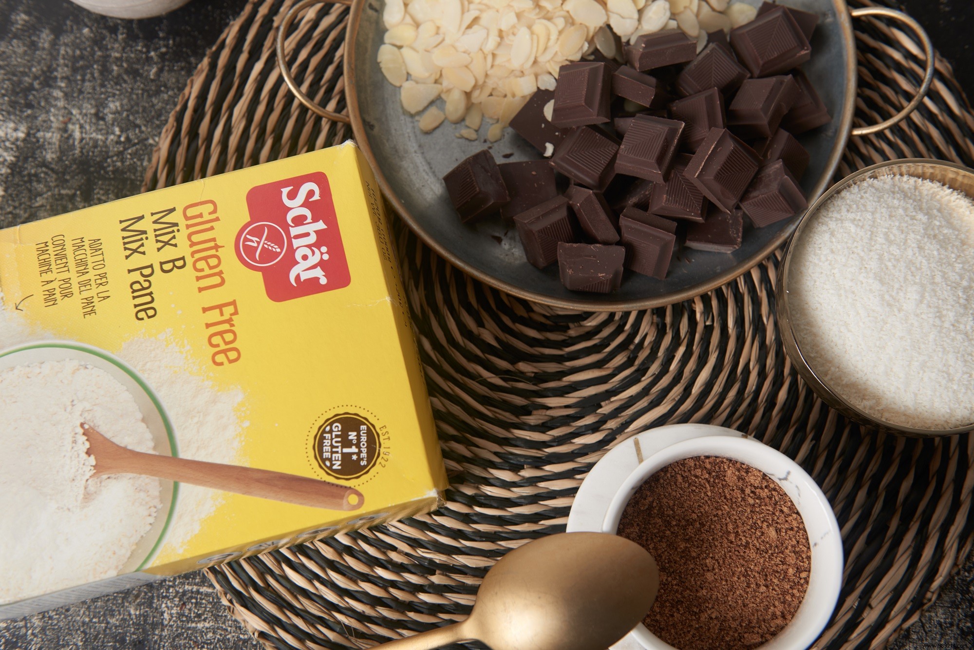 Gluten-Free & Lactose-Free Christmas Yule Log Recipe with Schär