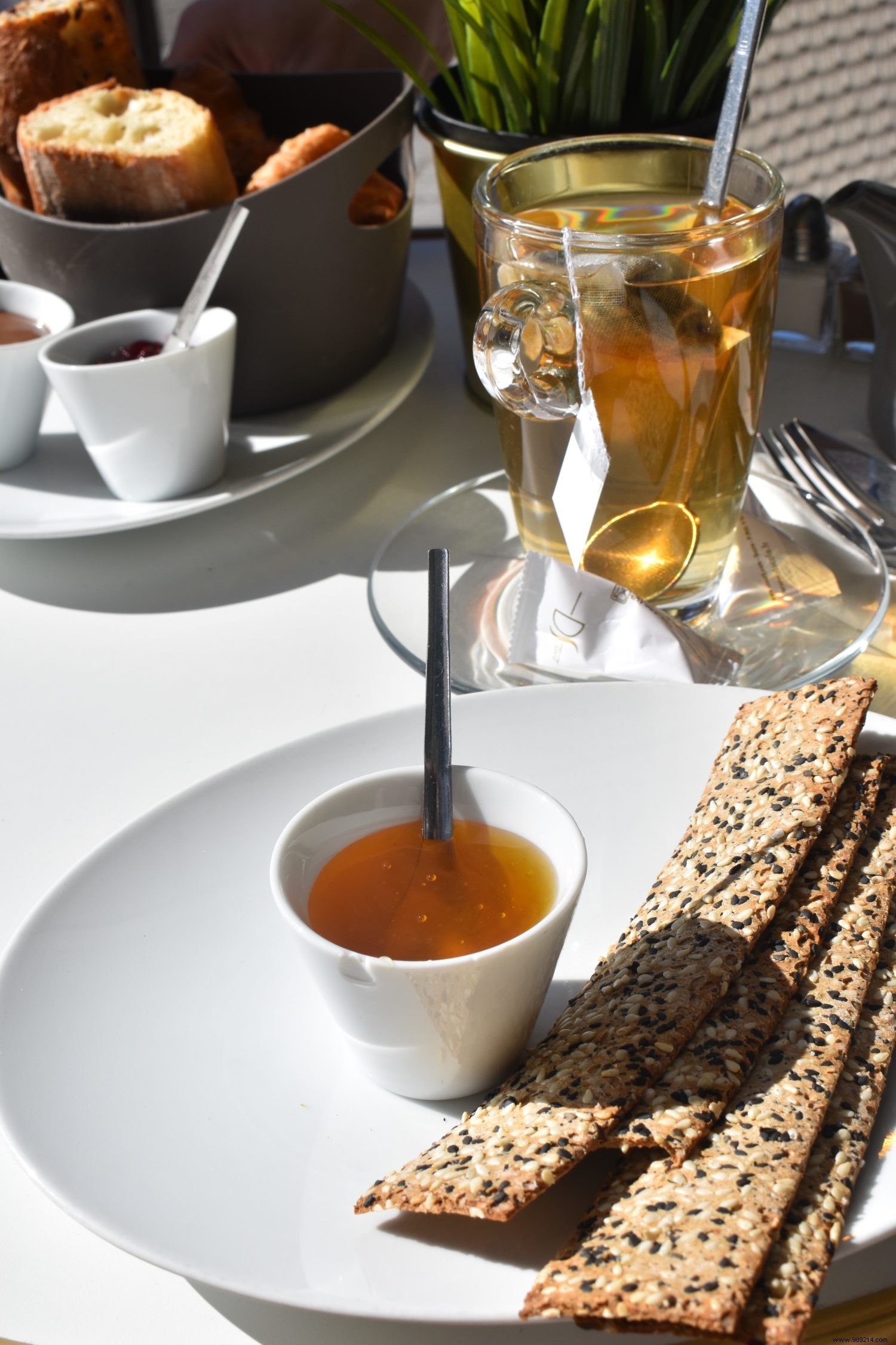 Discover DS Café Paris  Healthy Brunch: Fresh, Allergy-Friendly, and Delicious