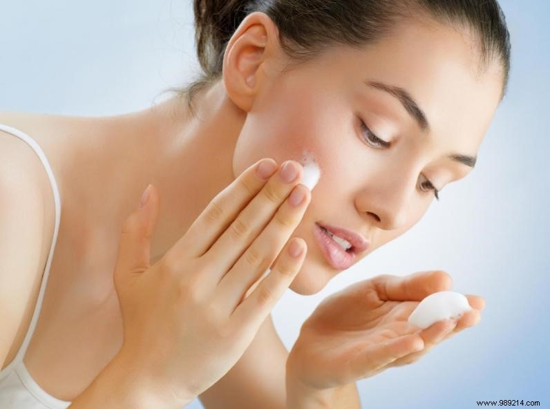 How to Effectively Treat Facial Imperfections for Clearer Skin