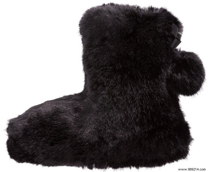 12 Cozy Slippers to Keep Your Feet Toasty Warm This Winter