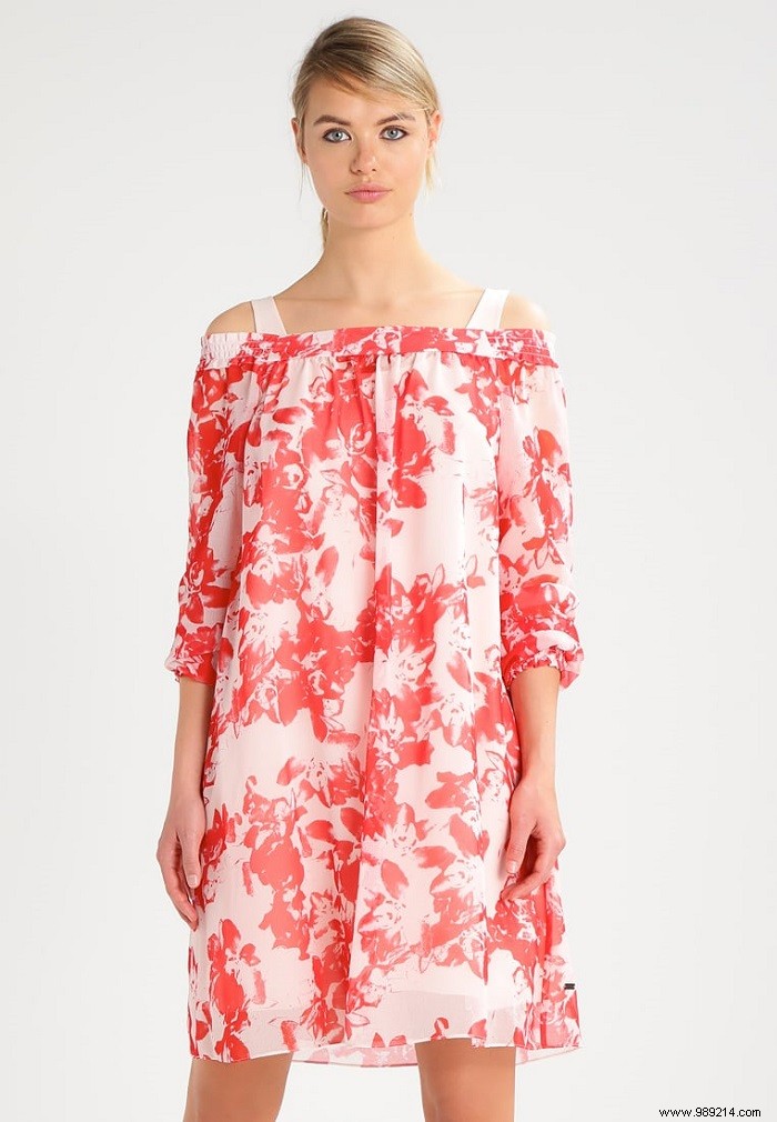 10 Stunning Sexy Dresses to Captivate on Valentine s Day