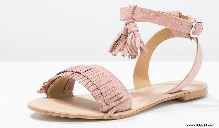 10 Stylish Spring-Proof Sandals to Elevate Your Wardrobe