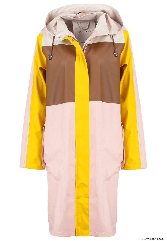 6 Stylish Women s Raincoats for the Rainy Netherlands
