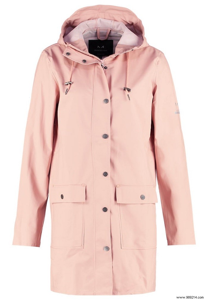 6 Stylish Women s Raincoats for the Rainy Netherlands