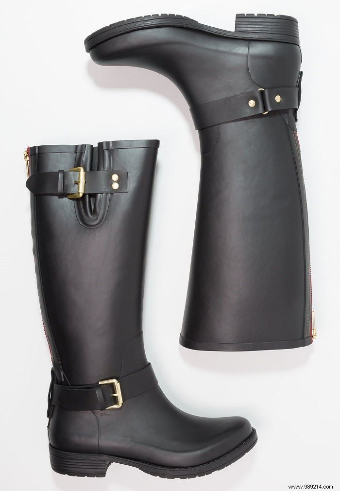 Stylish Rainwear Essentials for the Rainy Dutch Season