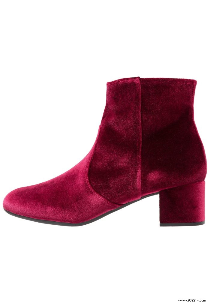 10 Must-Have Holiday Shoes to Elevate Your Festive Style