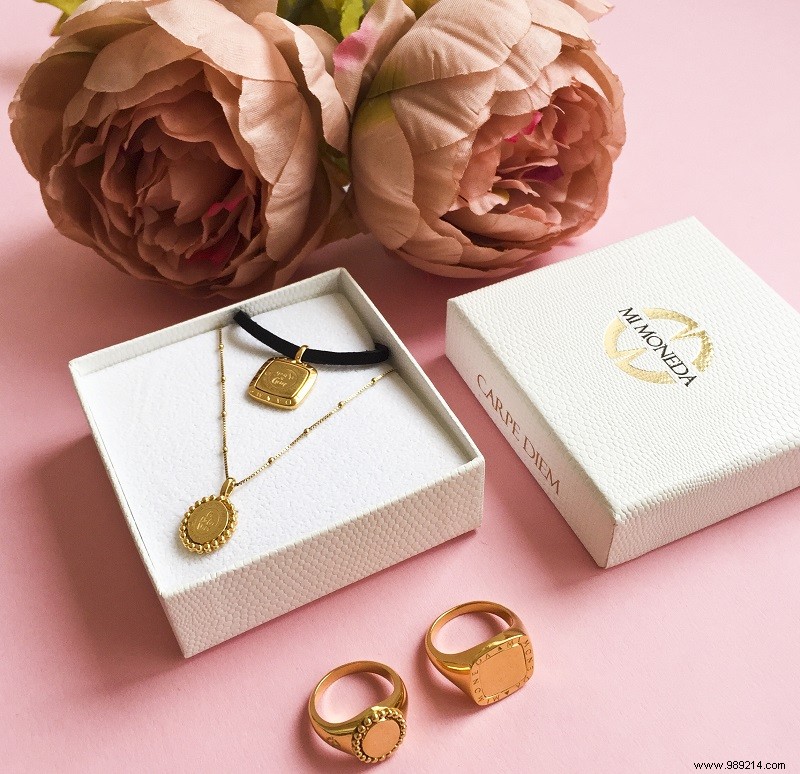 Expert Holiday Style Tips: Elevate Your Festive Look