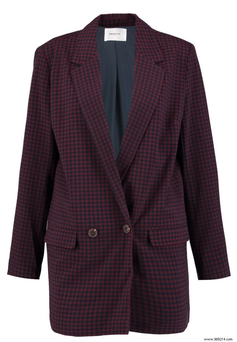 Checkered Blazer Trend: Fashion Week s Timeless Runway Staple