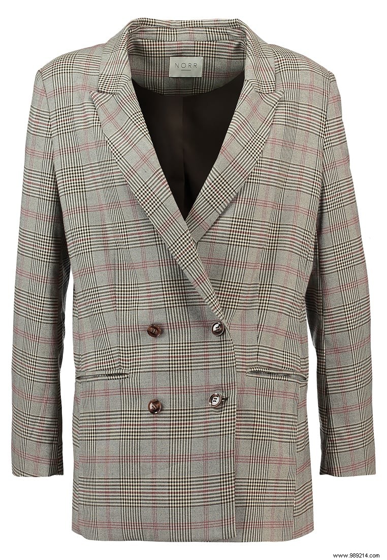 Checkered Blazer Trend: Fashion Week s Timeless Runway Staple