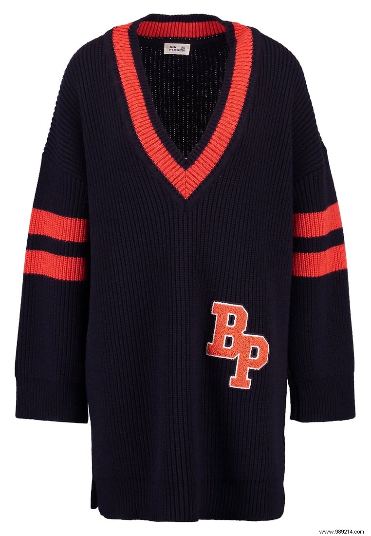 6 Cozy Oversized Sweaters to Keep You Warm This Winter