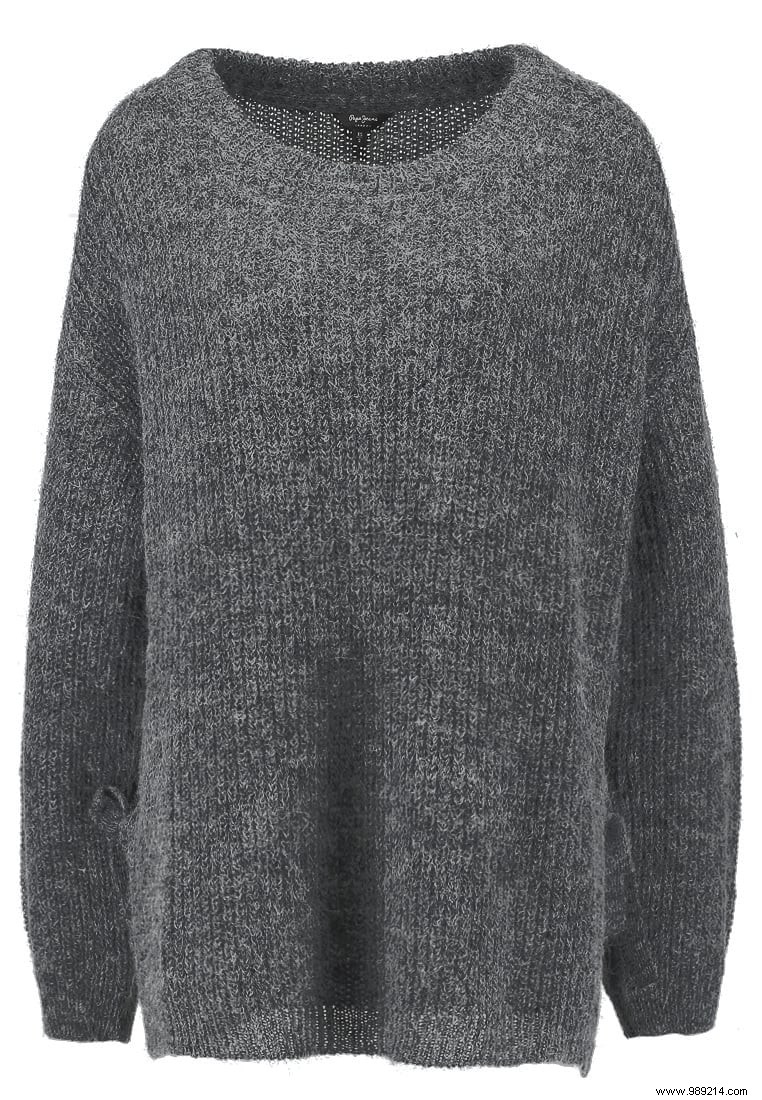 6 Cozy Oversized Sweaters to Keep You Warm This Winter