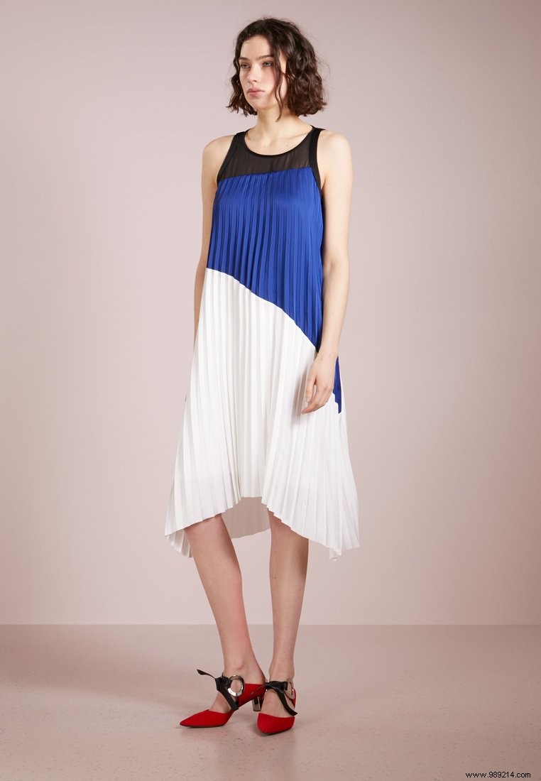 10 Stunning Dresses for a Memorable Valentine s Day Date