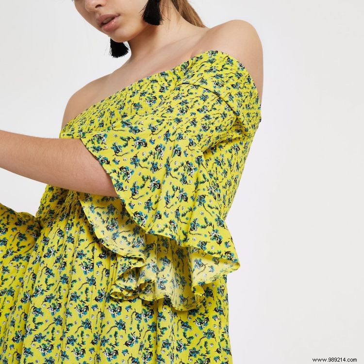 10 Stylish Off-the-Shoulder Tops Perfect for Spring Wardrobes