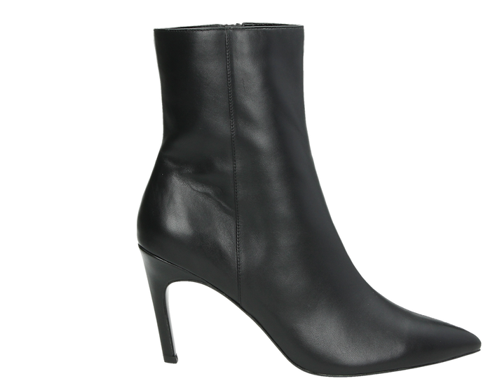 Nelson by Moderosa: Exclusive Capsule Collection of Must-Have Fall Shoes