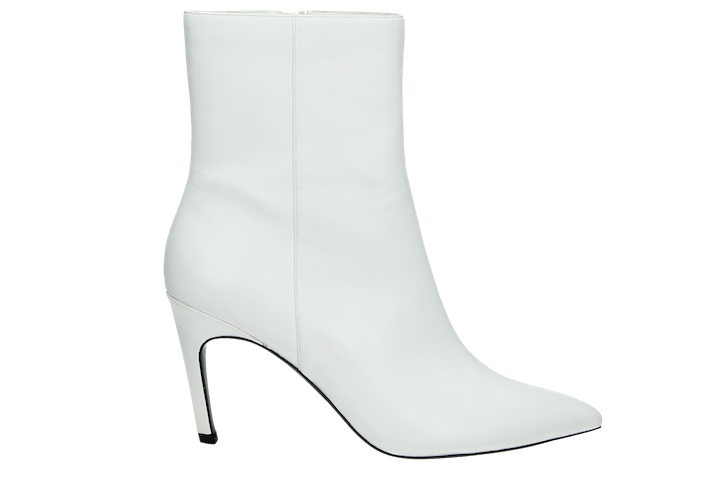 Nelson by Moderosa: Exclusive Capsule Collection of Must-Have Fall Shoes