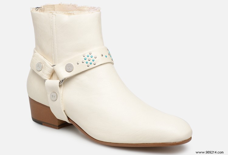 White Ankle Boots: The Timeless Trend Dominating This Season