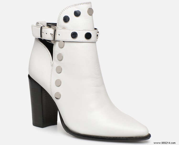 White Ankle Boots: The Timeless Trend Dominating This Season