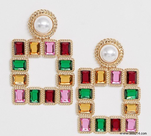 Spring 2019 Accessories: Vibrant Colors Take Center Stage