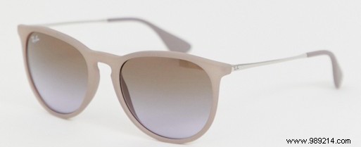 Spring 2019 Accessories: Vibrant Colors Take Center Stage