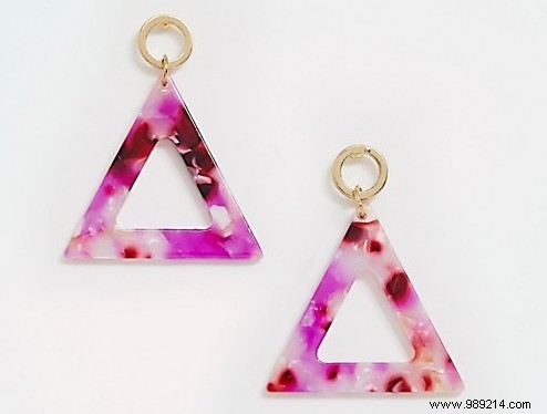 Spring 2019 Accessories: Vibrant Colors Take Center Stage