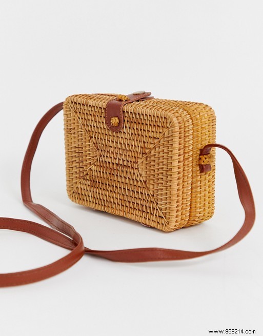 Must-Have Spring Bags: Natural Materials and Transparent Styles for Your Wardrobe