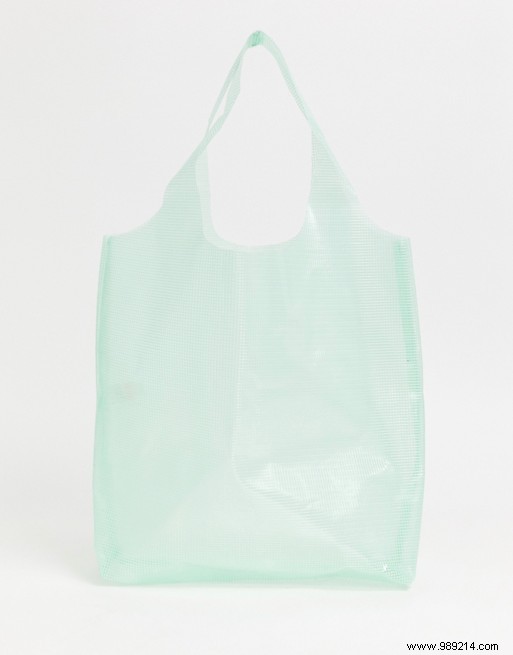 Must-Have Spring Bags: Natural Materials and Transparent Styles for Your Wardrobe