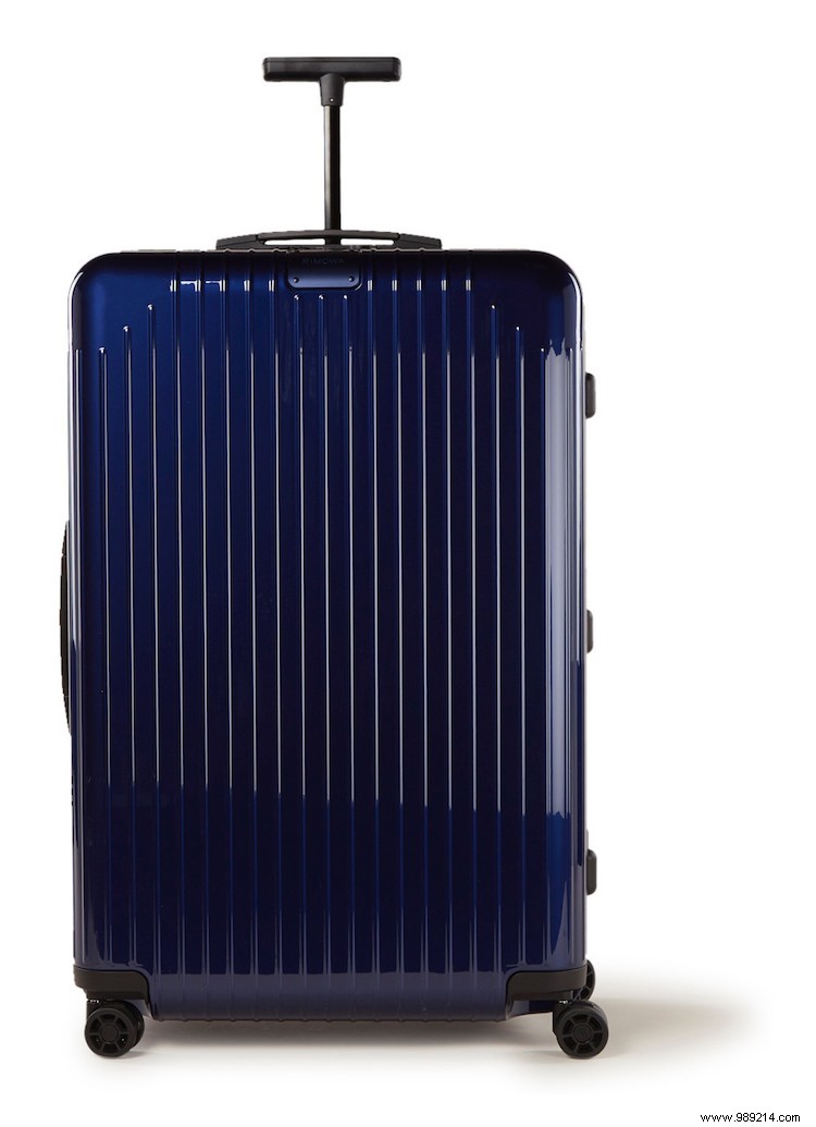 Top 10 Lightweight Suitcases for Effortless Holiday Travel