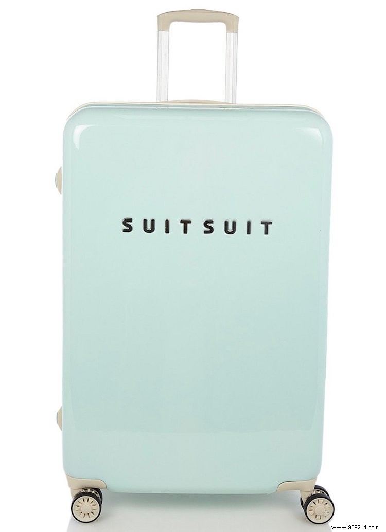 Top 10 Lightweight Suitcases for Effortless Holiday Travel