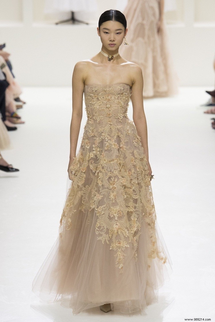 The Art of Lace: Haute Couture Masterpieces from Chanel to Iris van Herpen at TextielMuseum