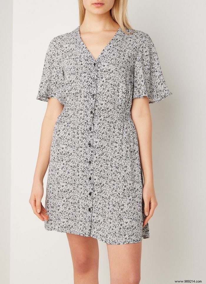 15 Expert-Picked Summer Dresses for Effortless Style on Hot Days