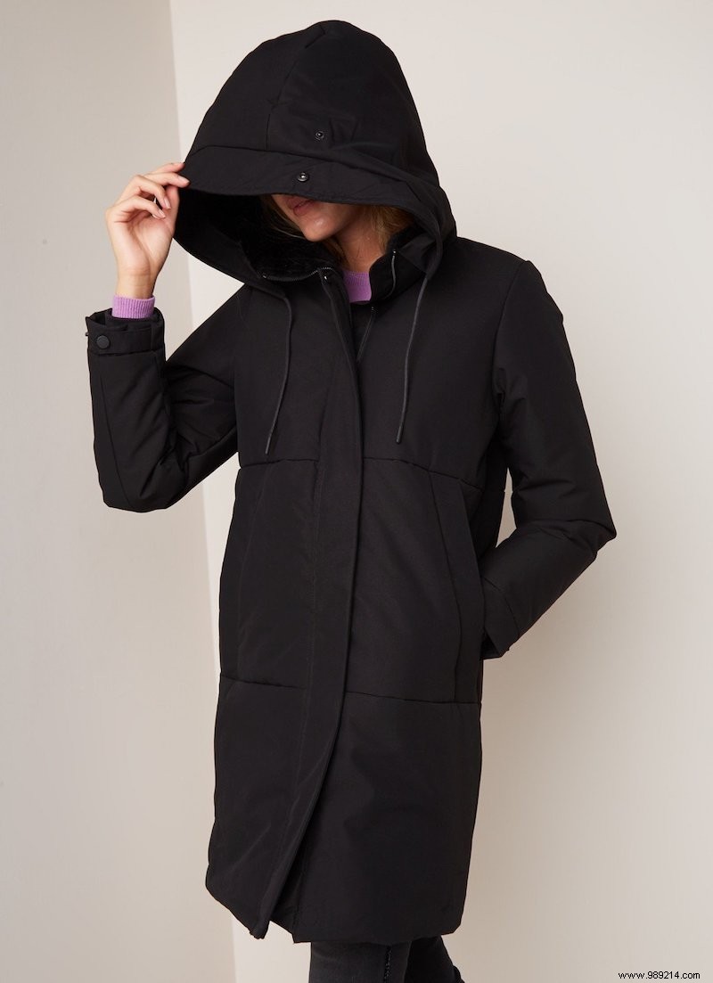 Stylish Rainy Day Outfits: Expert Picks for Raincoats and Rubber Boots