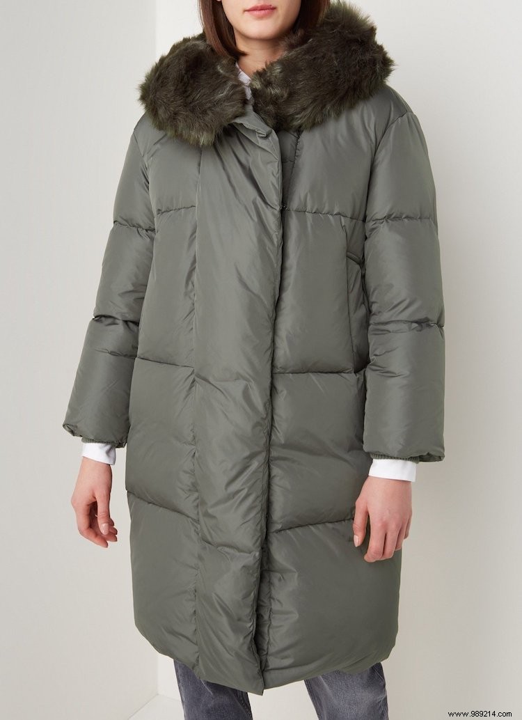 9 Stunning Puffer Jackets for Winter: Stylish, Warm, and Affordable