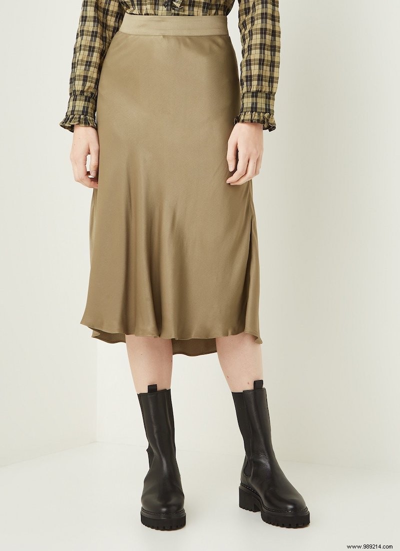 Fall Essentials: 11 Versatile Midi Skirts for Every Occasion