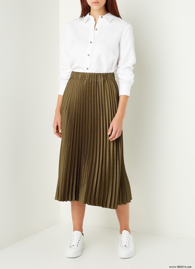 Fall Essentials: 11 Versatile Midi Skirts for Every Occasion