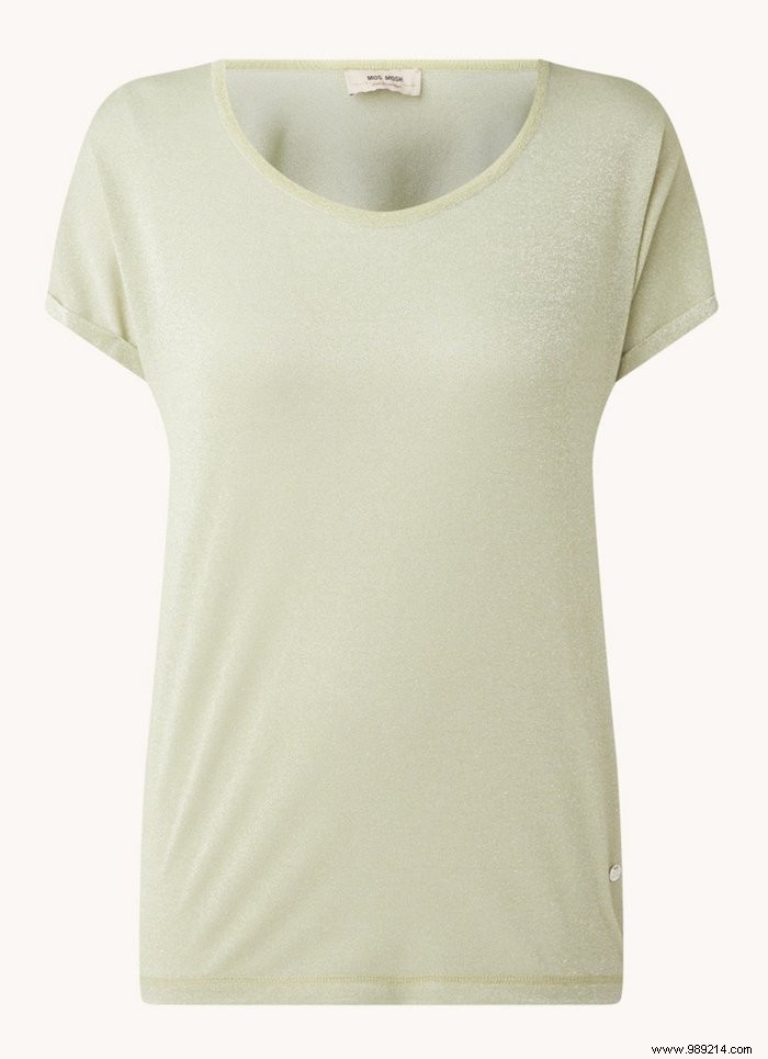 The Perfect Cut: Casual T-Shirts That Fit Flawlessly