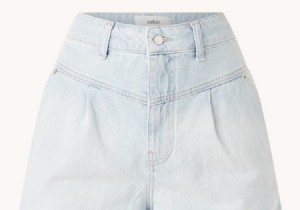 11 Stylish Denim Shorts for Effortless Summer Style