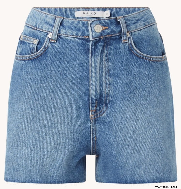 11 Stylish Denim Shorts for Effortless Summer Style