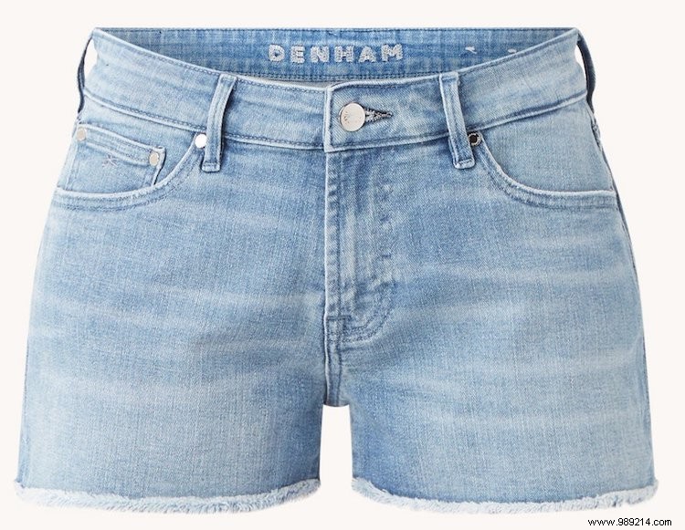 11 Stylish Denim Shorts for Effortless Summer Style