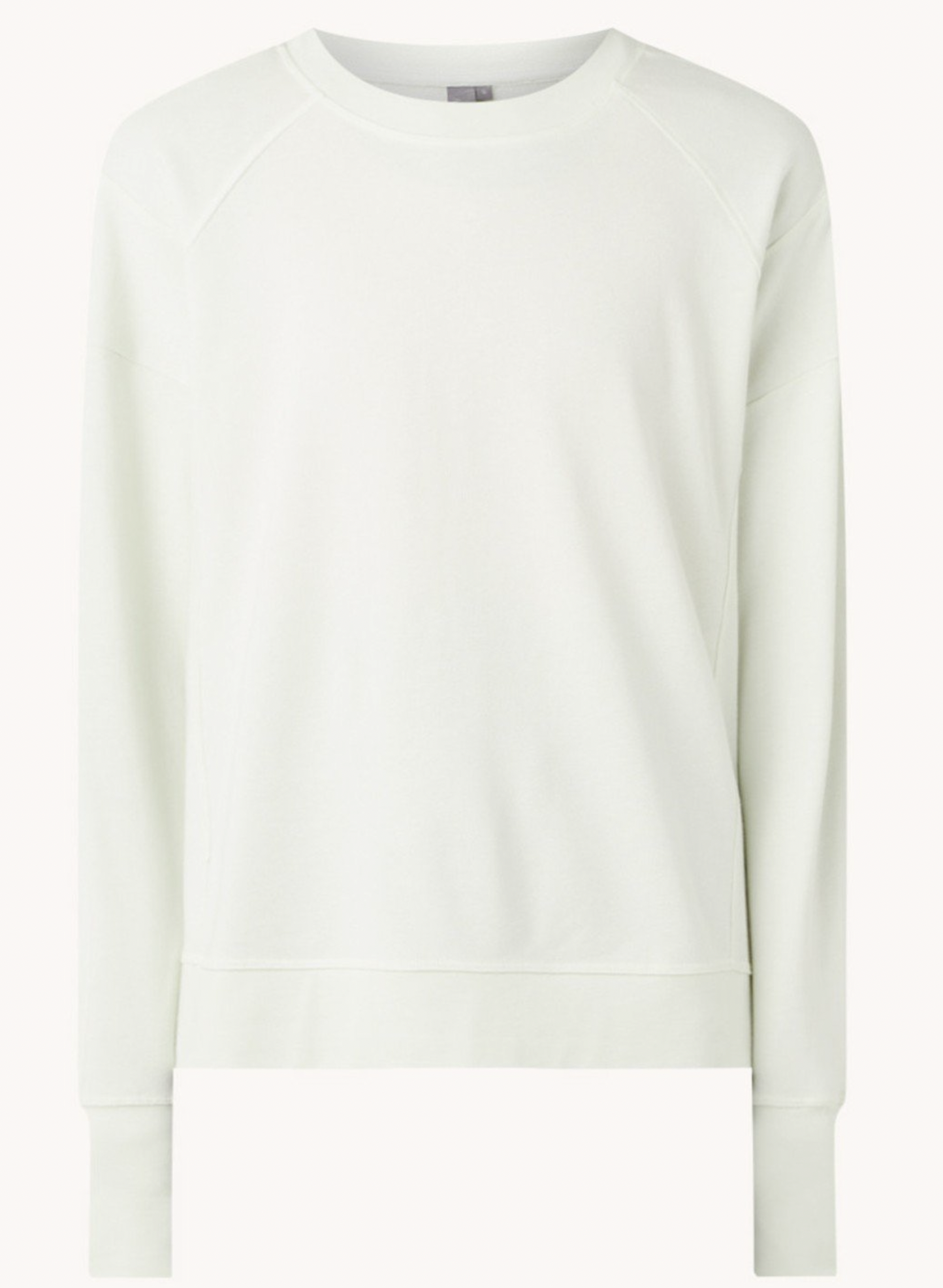 11 Top Sweaters and Cardigans on Sale: Versatile Wardrobe Essentials from Premium Brands
