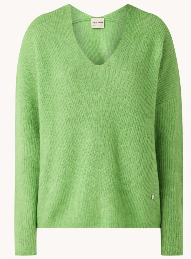 Stunning Spring Sweaters for Women: Perfect Transitional Pieces