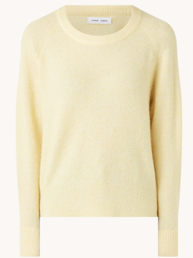 Stunning Spring Sweaters for Women: Perfect Transitional Pieces