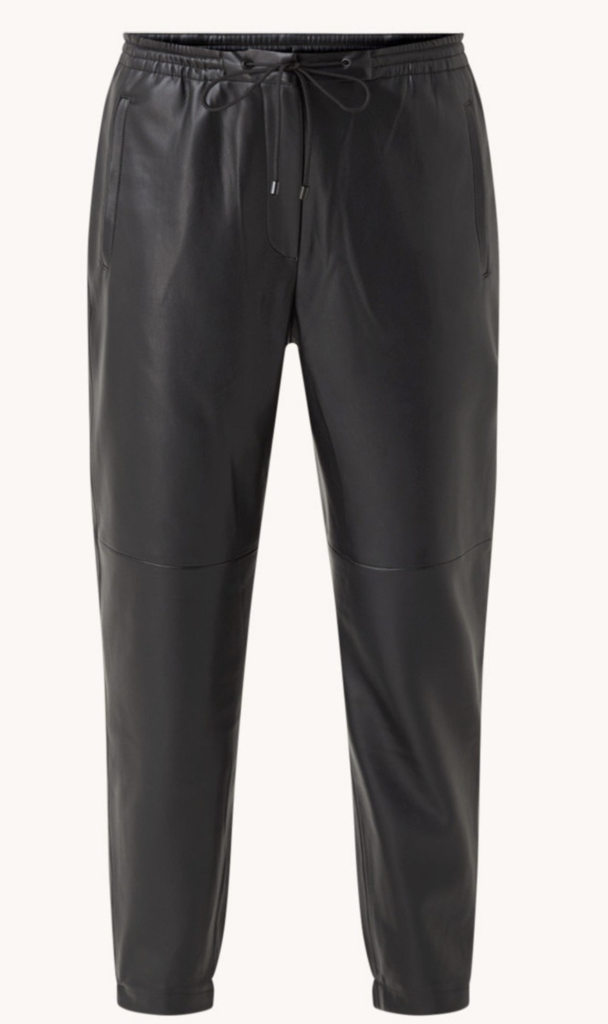 Slouchy Pants: The Comfort-Driven Fashion Trend Dominating 2022