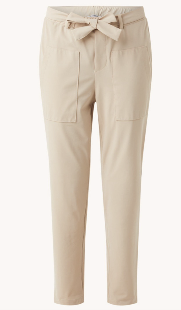 Slouchy Pants: The Comfort-Driven Fashion Trend Dominating 2022