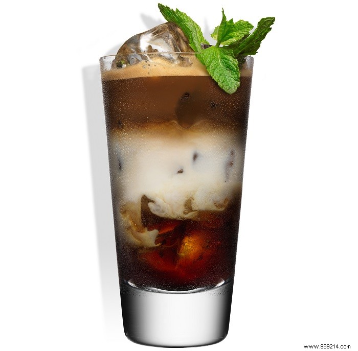 Top Summer Coffee Cocktails: Expert Recipes Featuring Tia Maria