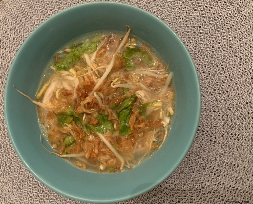 Authentic Surinamese Saoto Soup Recipe: Flavorful Javanese-Inspired Broth with Sambals