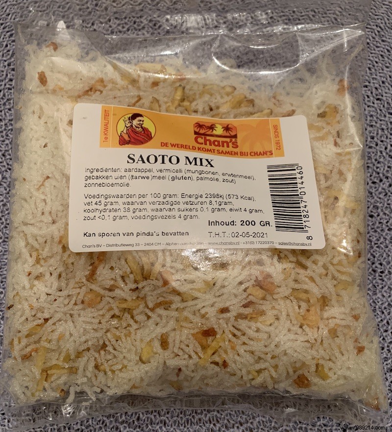 Authentic Surinamese Saoto Soup Recipe: Flavorful Javanese-Inspired Broth with Sambals