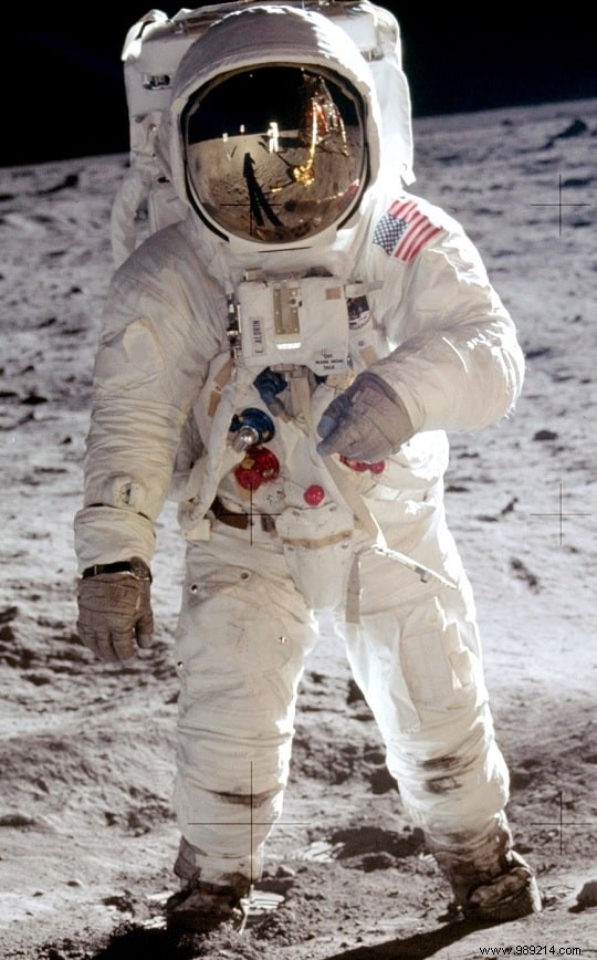 How Long Would It Take an Astronaut to Walk Around the Moon? NASA s Key Insights