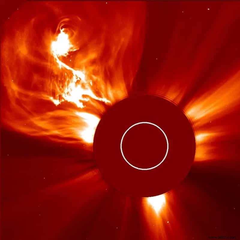 What Is Solar Wind? The Sun s Plasma Stream and Its Effects on Earth