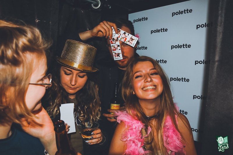 15 Epic Photo Booth Poses for Unforgettable Party Memories