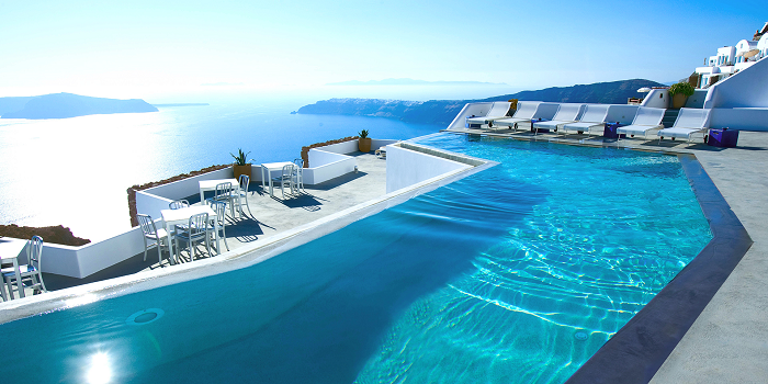 The 10 Most Stunning Infinity Pools Around the World